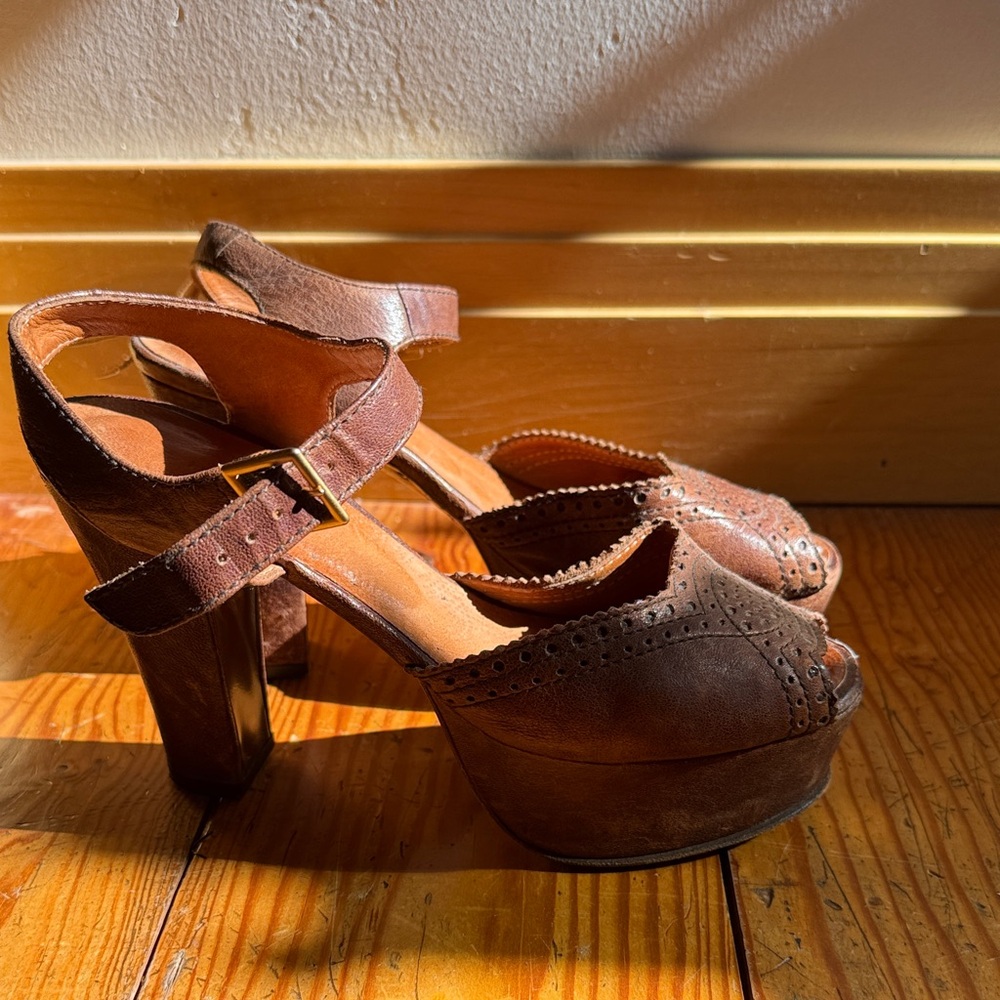 Chie Mihara brown leather heels